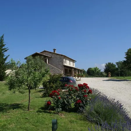 Plush Holiday In With Swimming Pool Сasa de vacaciones Fabro